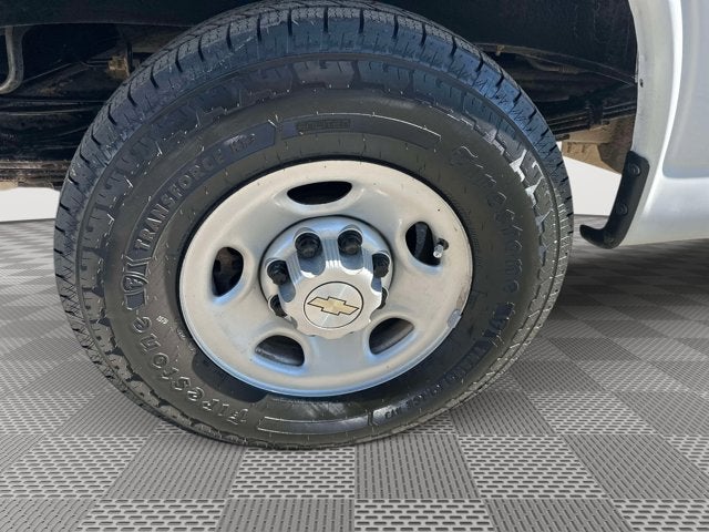 2023 Chevrolet Express Passenger LS