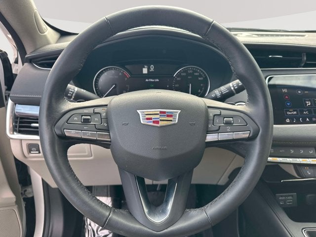 2022 Cadillac XT4 AWD Luxury