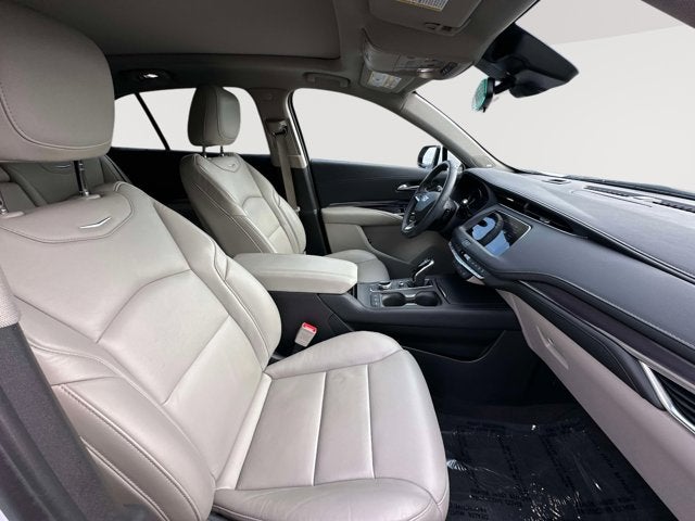 2022 Cadillac XT4 AWD Luxury