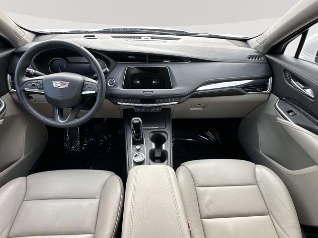 2022 Cadillac XT4 AWD Luxury