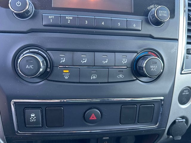 2017 Nissan Titan SV