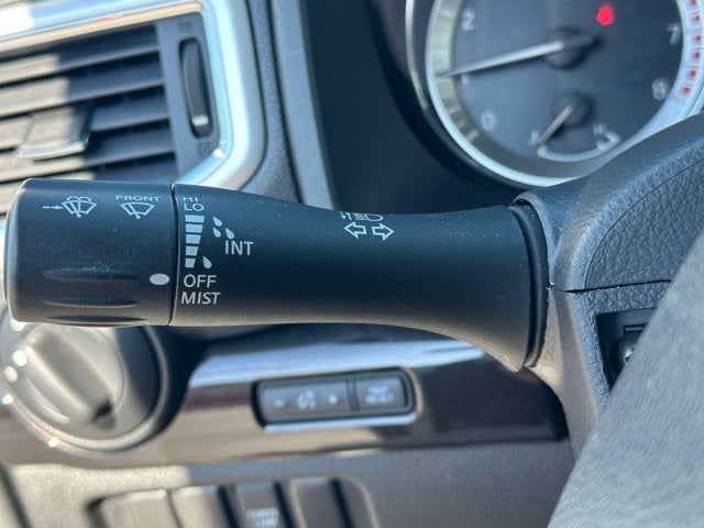 2017 Nissan Titan SV