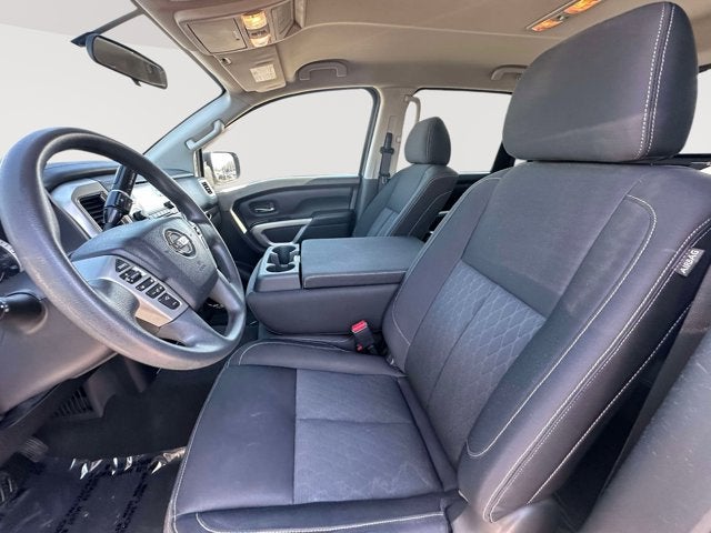 2017 Nissan Titan SV