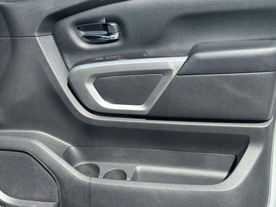 2017 Nissan Titan SV