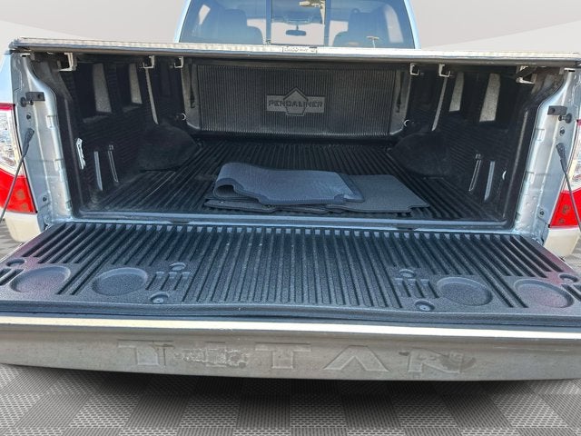 2017 Nissan Titan SV