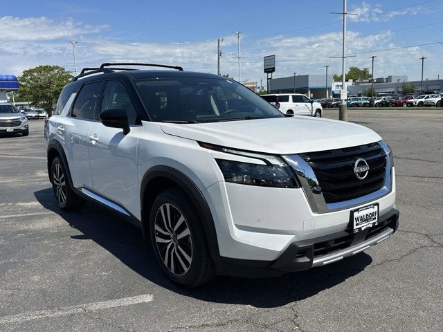 2025 Nissan Pathfinder Platinum 4WD's photo