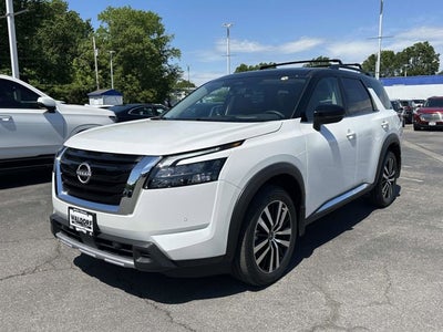 2025 Nissan Pathfinder Platinum