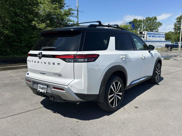 2025 Nissan Pathfinder Platinum