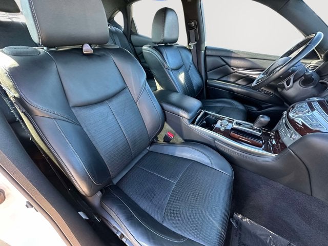 2017 INFINITI Q70 3.7