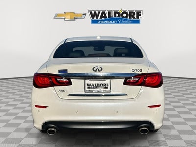 2017 INFINITI Q70 3.7