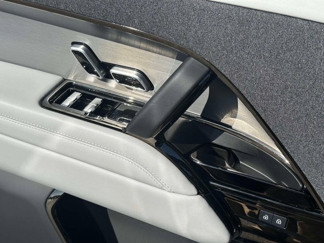 2025 Land Rover Range Rover Sport SE