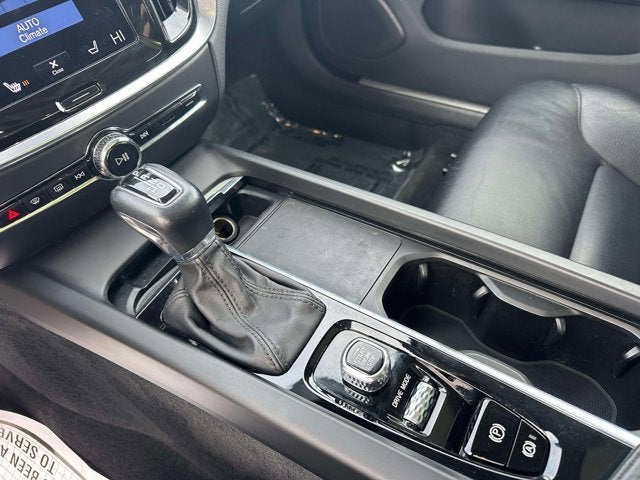 2021 Volvo V60 Cross Country Base