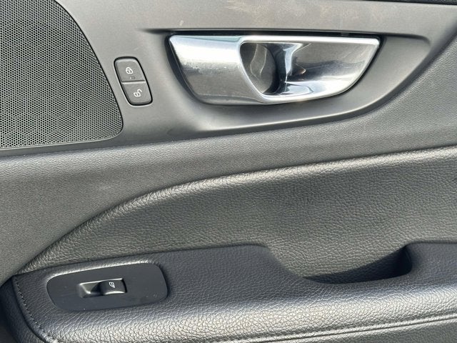 2021 Volvo V60 Cross Country Base