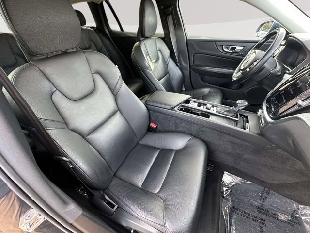 2021 Volvo V60 Cross Country Base
