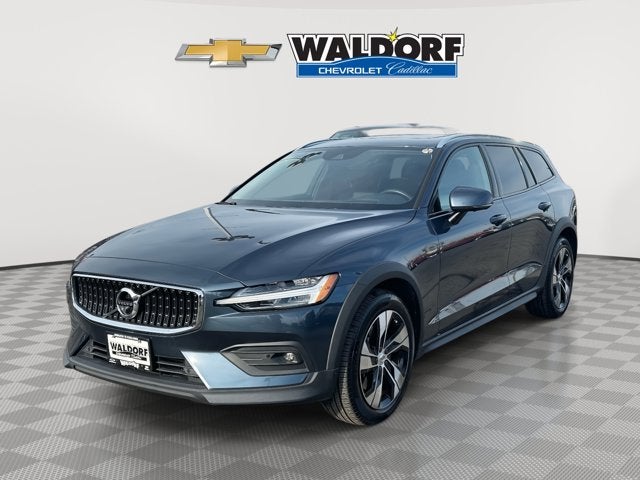 2021 Volvo V60 Cross Country Base