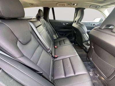 2021 Volvo V60 Cross Country Base