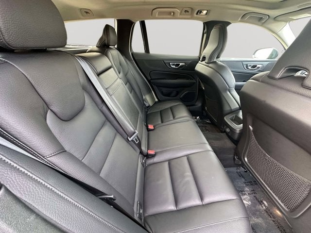 2021 Volvo V60 Cross Country Base