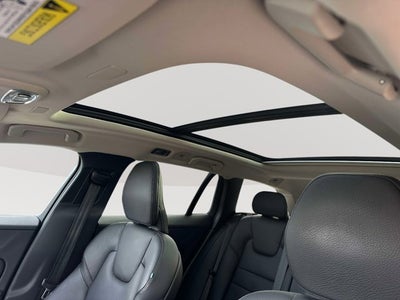 2021 Volvo V60 Cross Country Base