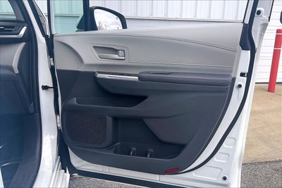 2023 Toyota Sienna LE