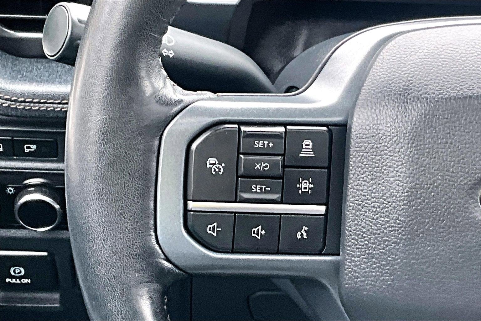 2023 Ford F-150 Lightning LARIAT