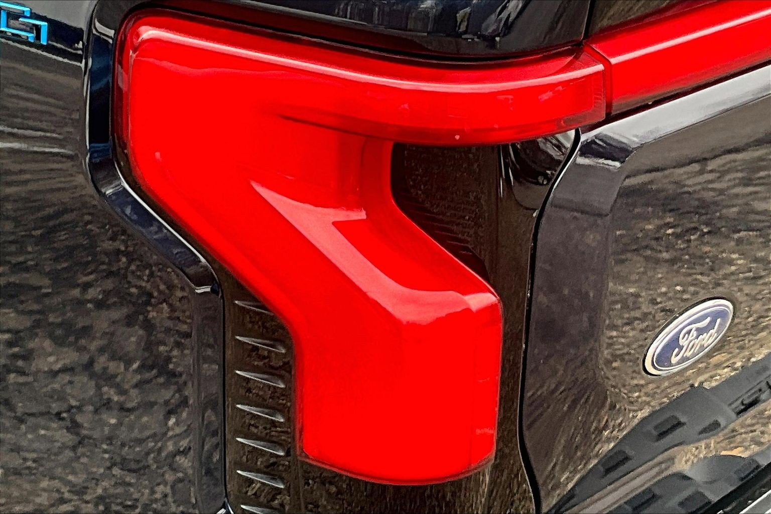 2023 Ford F-150 Lightning LARIAT