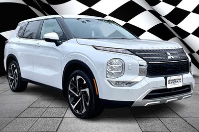 2023 Mitsubishi Outlander SE