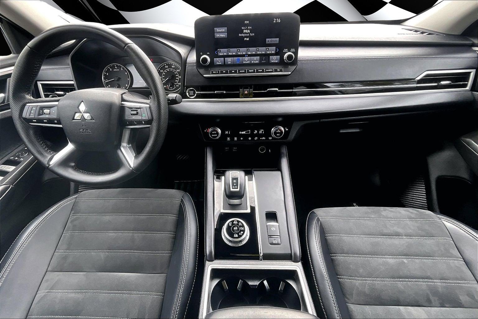 2023 Mitsubishi Outlander SE