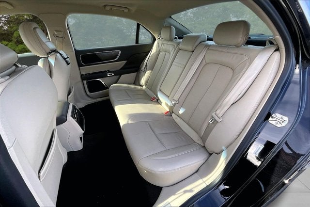 2019 Lincoln Continental Select