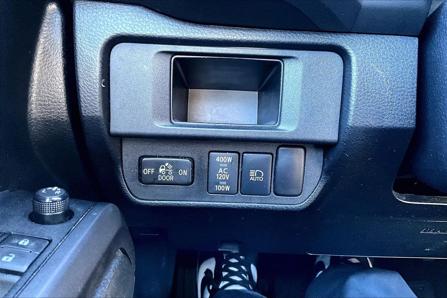 2019 Toyota Tacoma SR V6