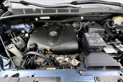 2017 Toyota Sienna LE Auto Access Seat